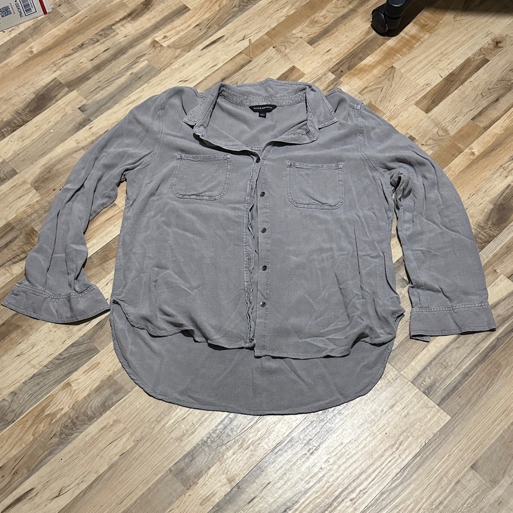 Women’s Gray Button-Up Shirt Vintage Wash
